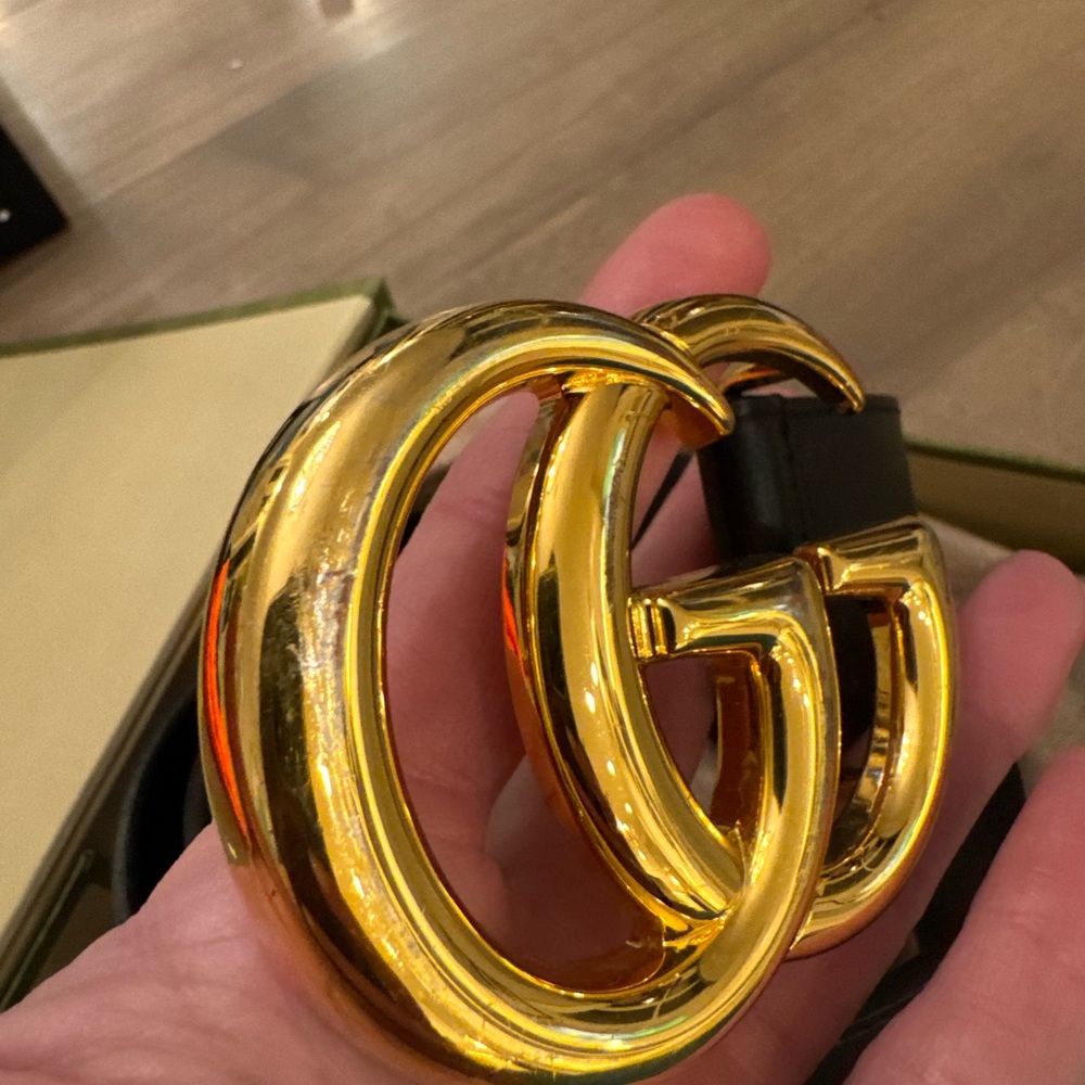 Gucci Black Belt with Gold GG Buckle- fits a size 26/27 waist - Picture 3 of 13